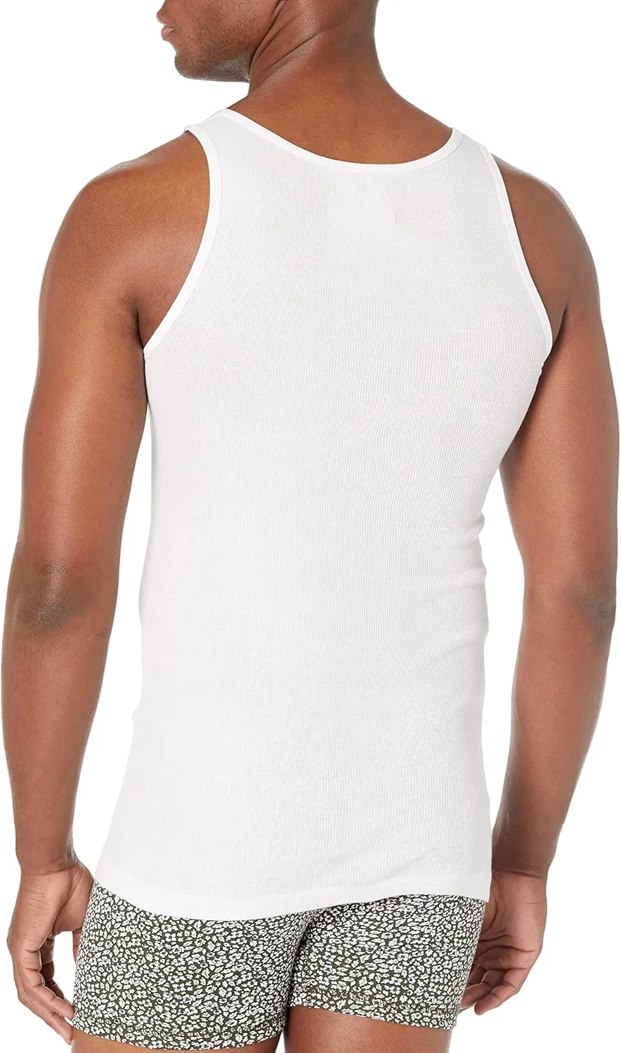 Amazon Essentials Men's Lightweight Tank Undershirts, Pack of 6